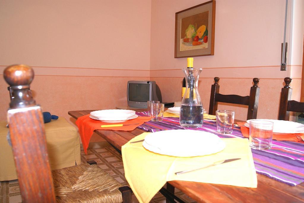La Terrazza Tra Pini E Mare Appartement San Bartolomeo Al Mare Kamer foto