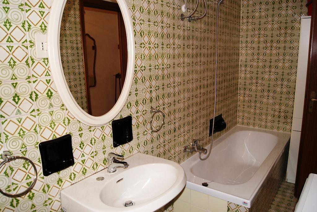 La Terrazza Tra Pini E Mare Appartement San Bartolomeo Al Mare Kamer foto